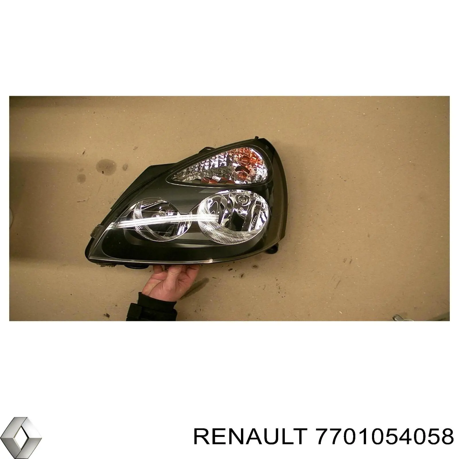 Фара левая 7701054058 Renault (RVI)