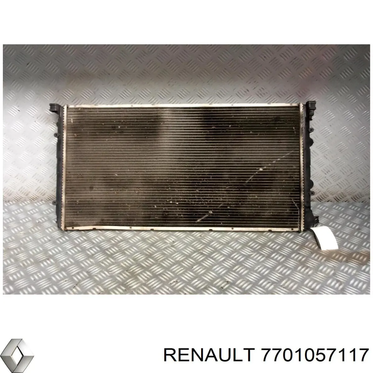 Радиатор 7701057117 Renault (RVI)