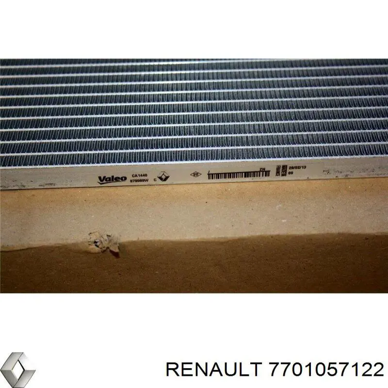 Радиатор кондиционера 7701057122 Renault (RVI)
