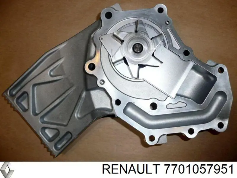 7701057951 Renault (RVI) помпа
