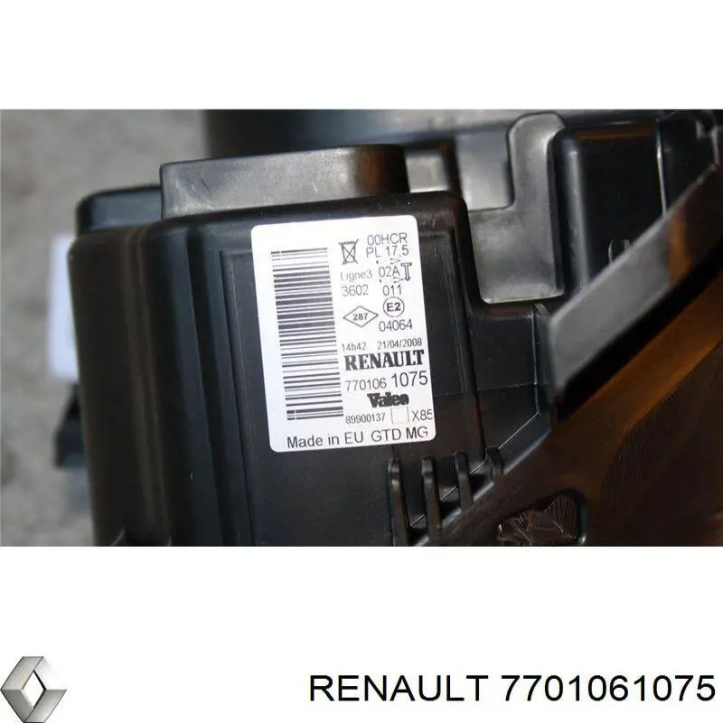 7701061075 Renault (RVI) фара левая