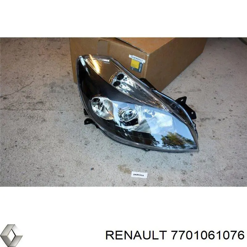 Фара правая 7701061076 Renault (RVI)