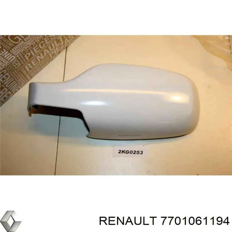 Накладка (крышка) зеркала заднего вида левая 7701061194 Renault (RVI)