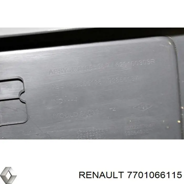 Передний бампер 7701066115 Renault (RVI)