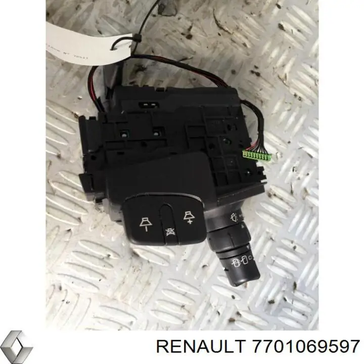 Правый подрулевой переключатель 7701069597 Renault (RVI)