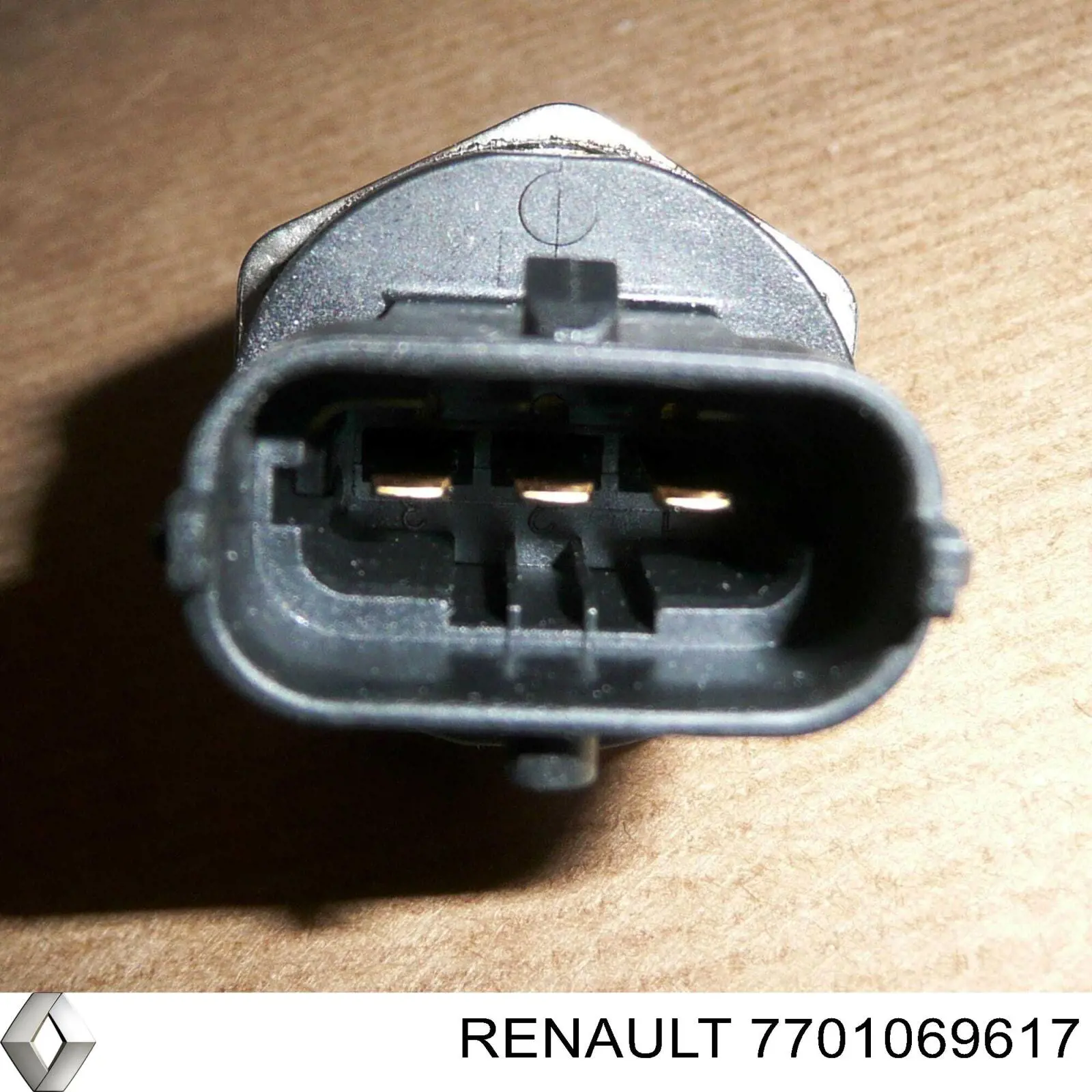 Датчик давления топлива Renault (RVI) 7701069617