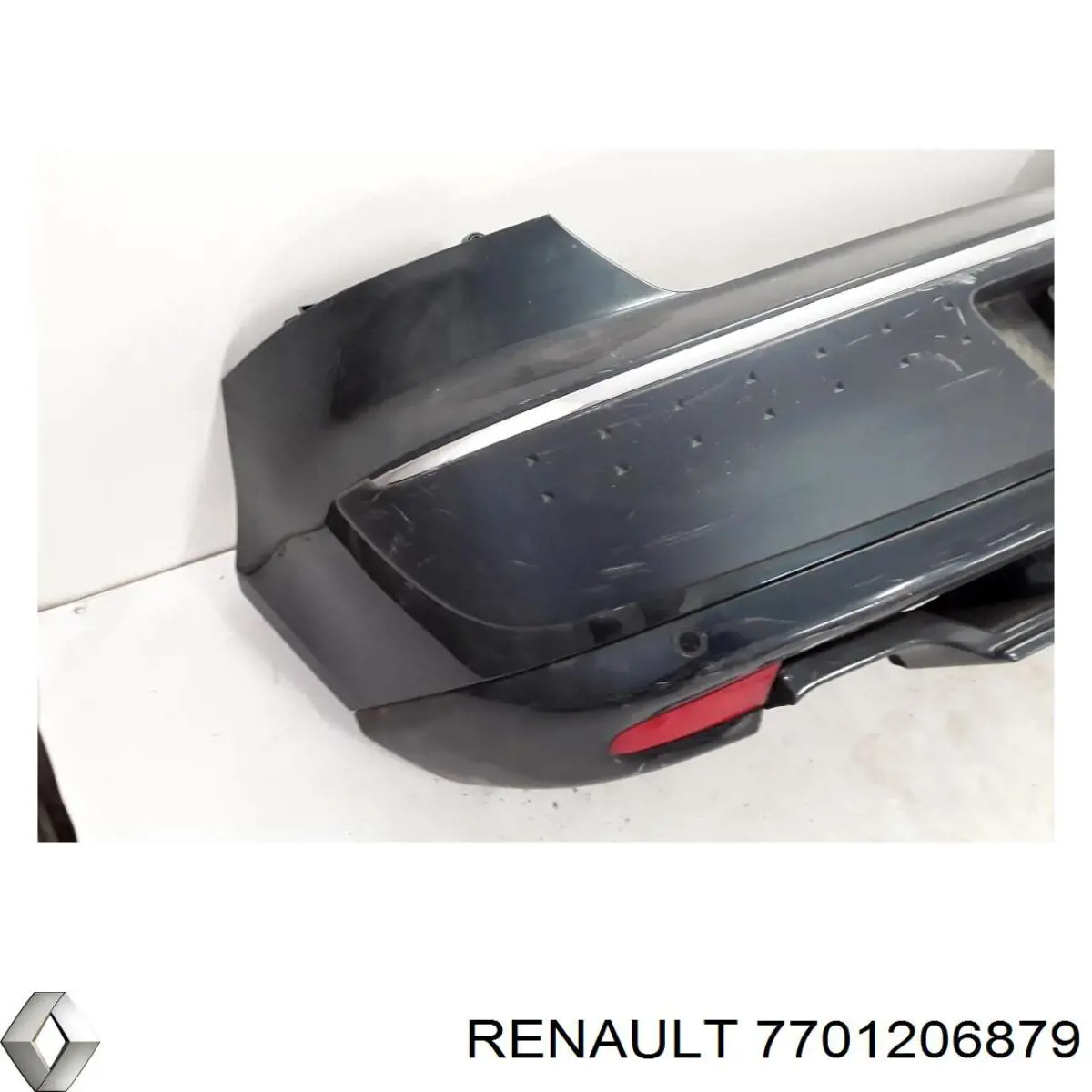 Задний бампер 7701206879 Renault (RVI)