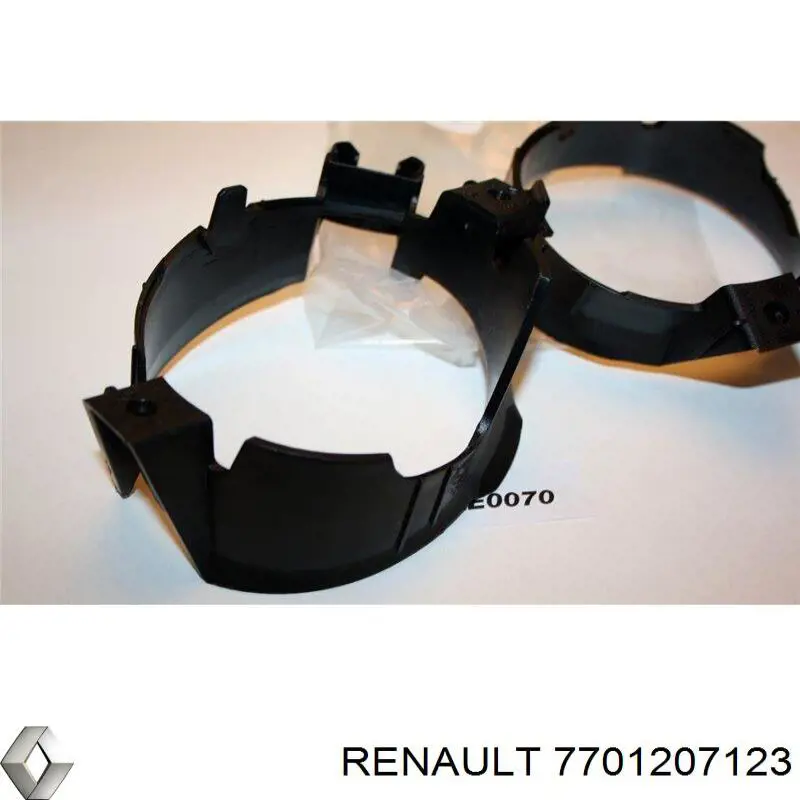 Заглушка/решетка противотуманных фар бампера переднего Renault (RVI) 7701207123 цена, от 24.11 USD