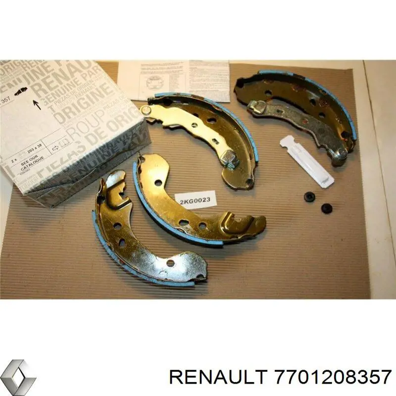 Купить 7701208357 Renault (RVI) Задние барабанные тормозные колодки