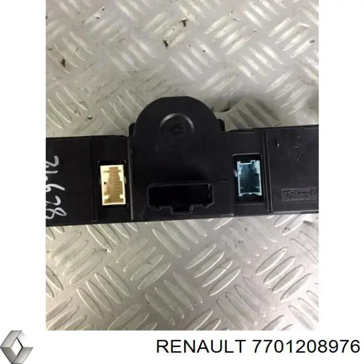 Блок управления кондиционером 7701208976 Renault (RVI)