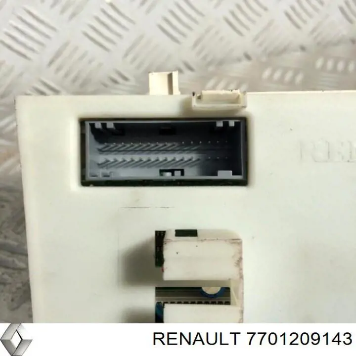 Купить 7701209143 Renault (RVI) Блок управления печкой