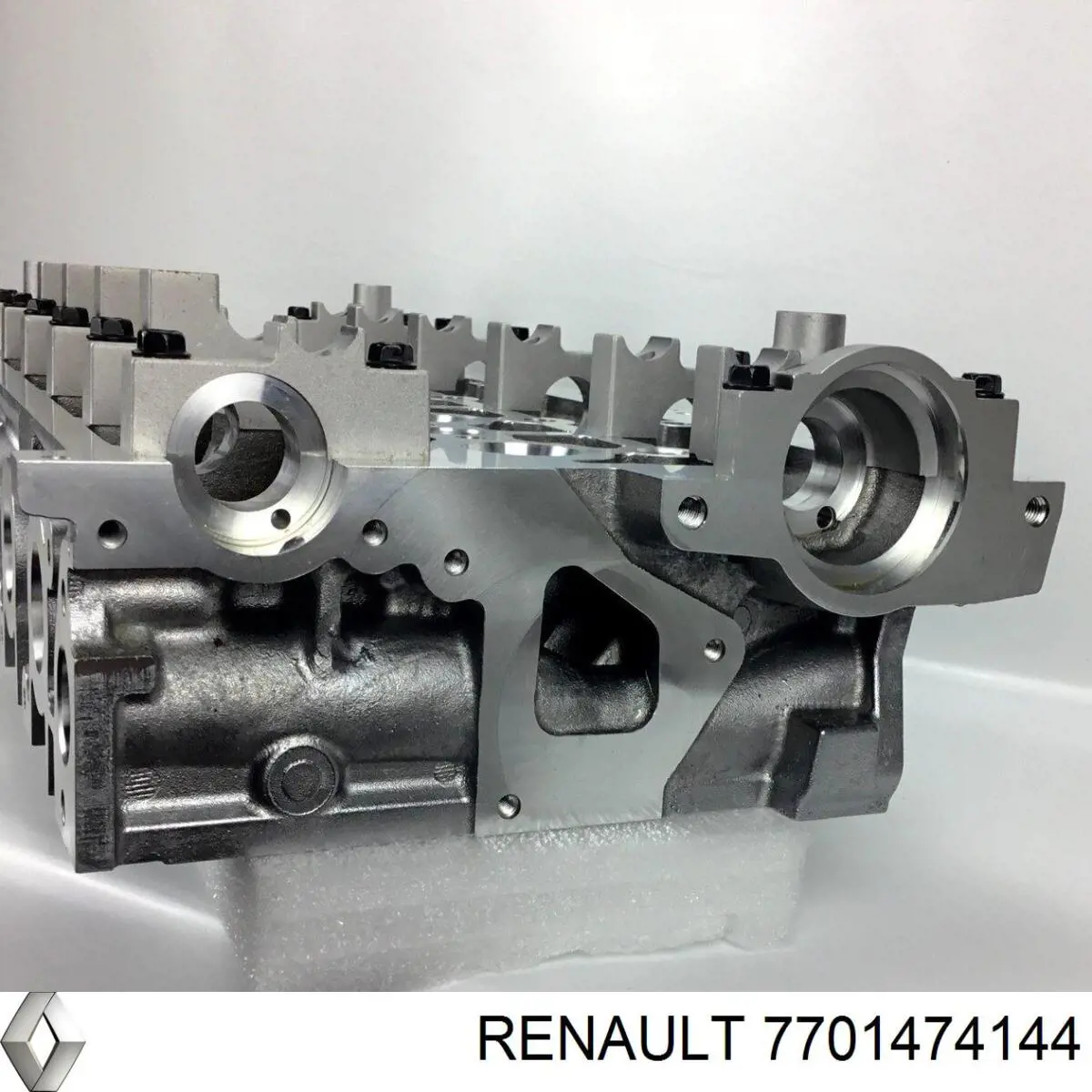 Головка блока цилиндров 7701474144 Renault (RVI)