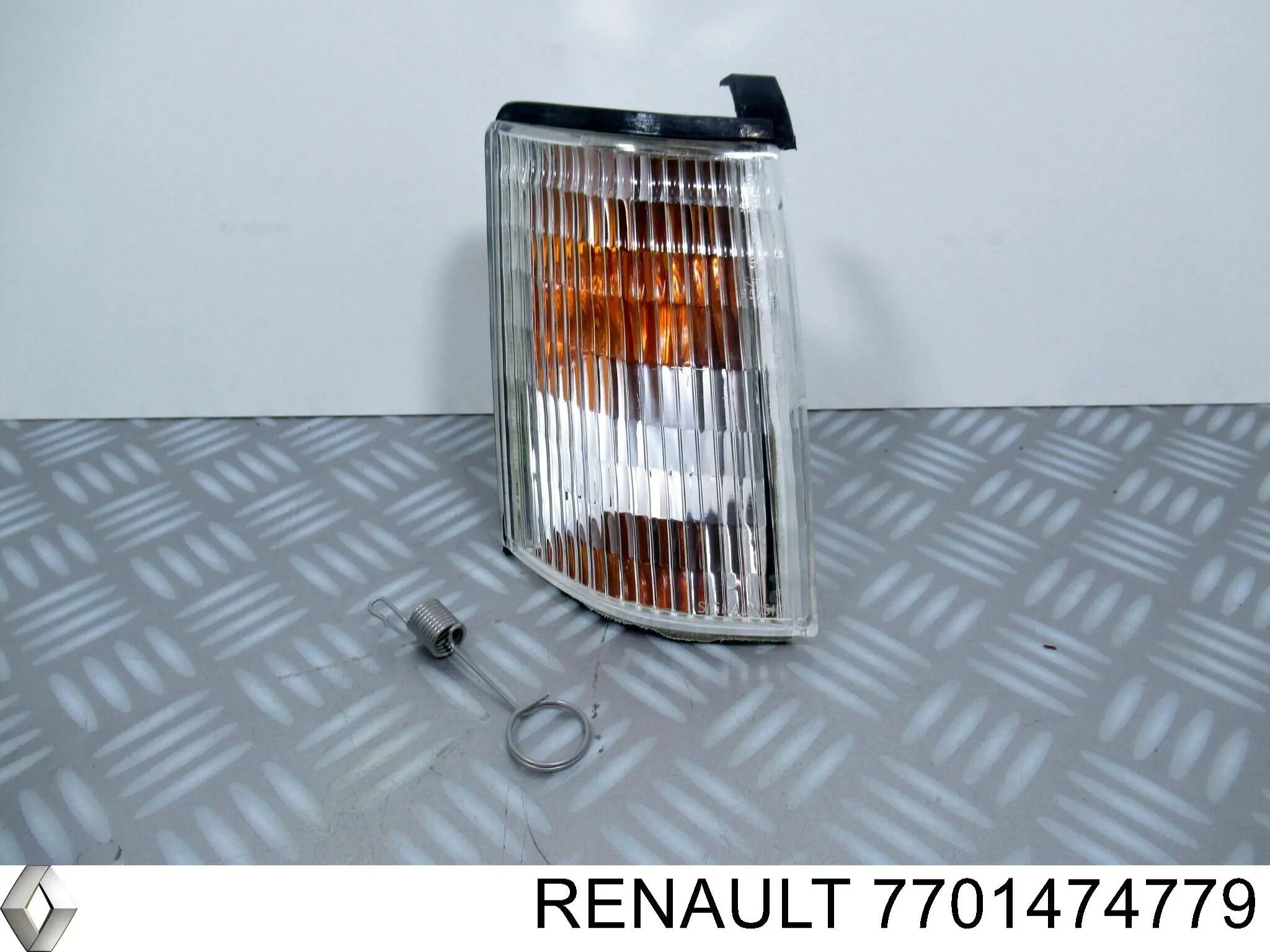 Решетка Renault (RVI) 7701474779