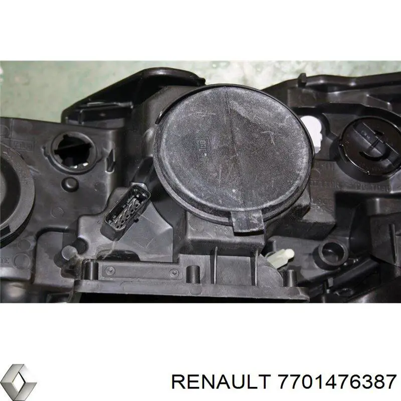 Правая блок фара Renault (RVI) 7701476387 цена, от 645.61 USD