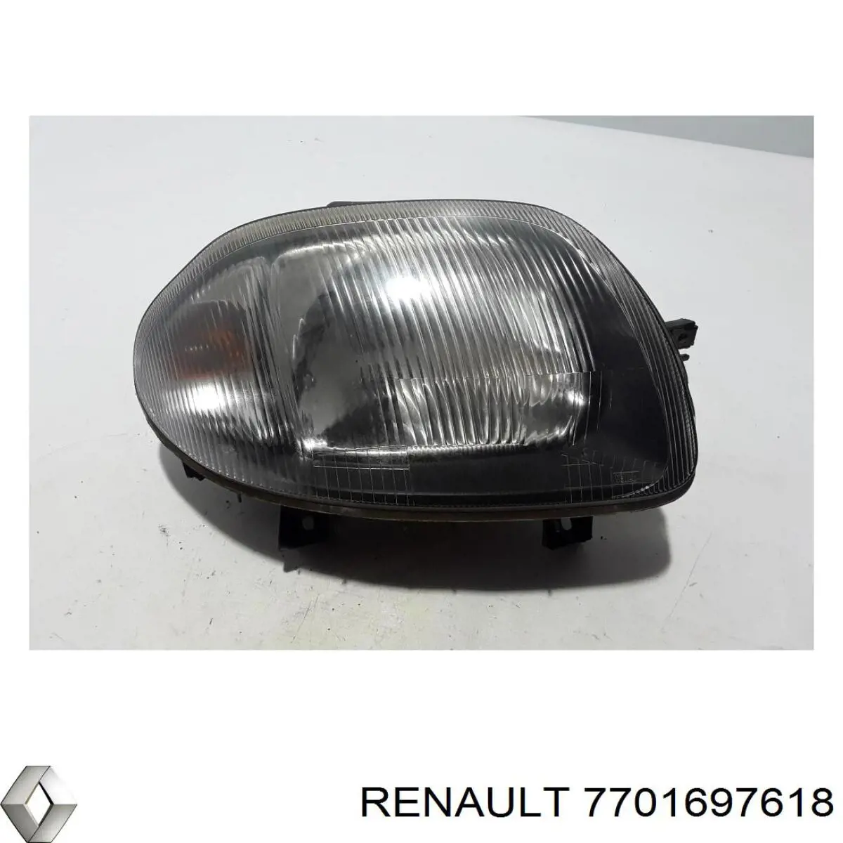 Фара правая 7701697618 Renault (RVI)