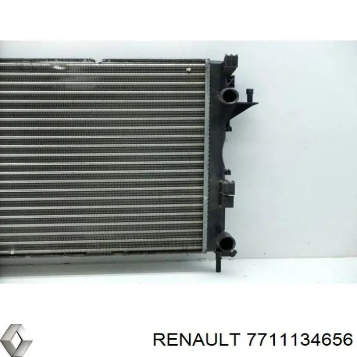 Радиатор 7711134656 Renault (RVI)