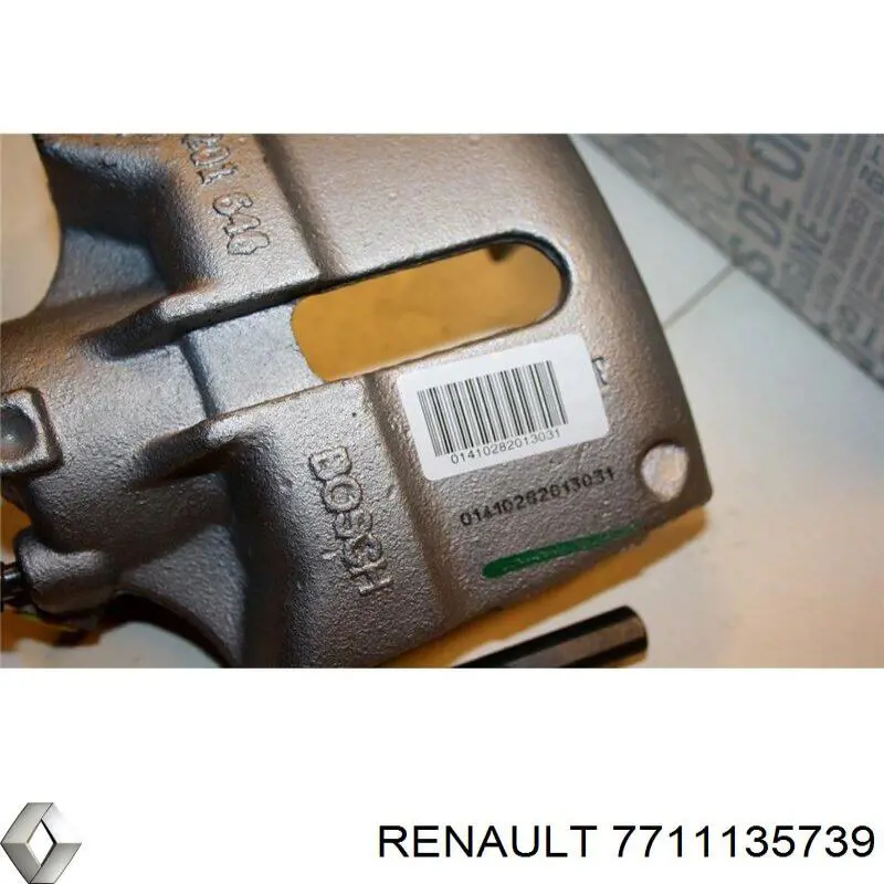 Суппорт тормозной передний правый 7711135739 Renault (RVI)