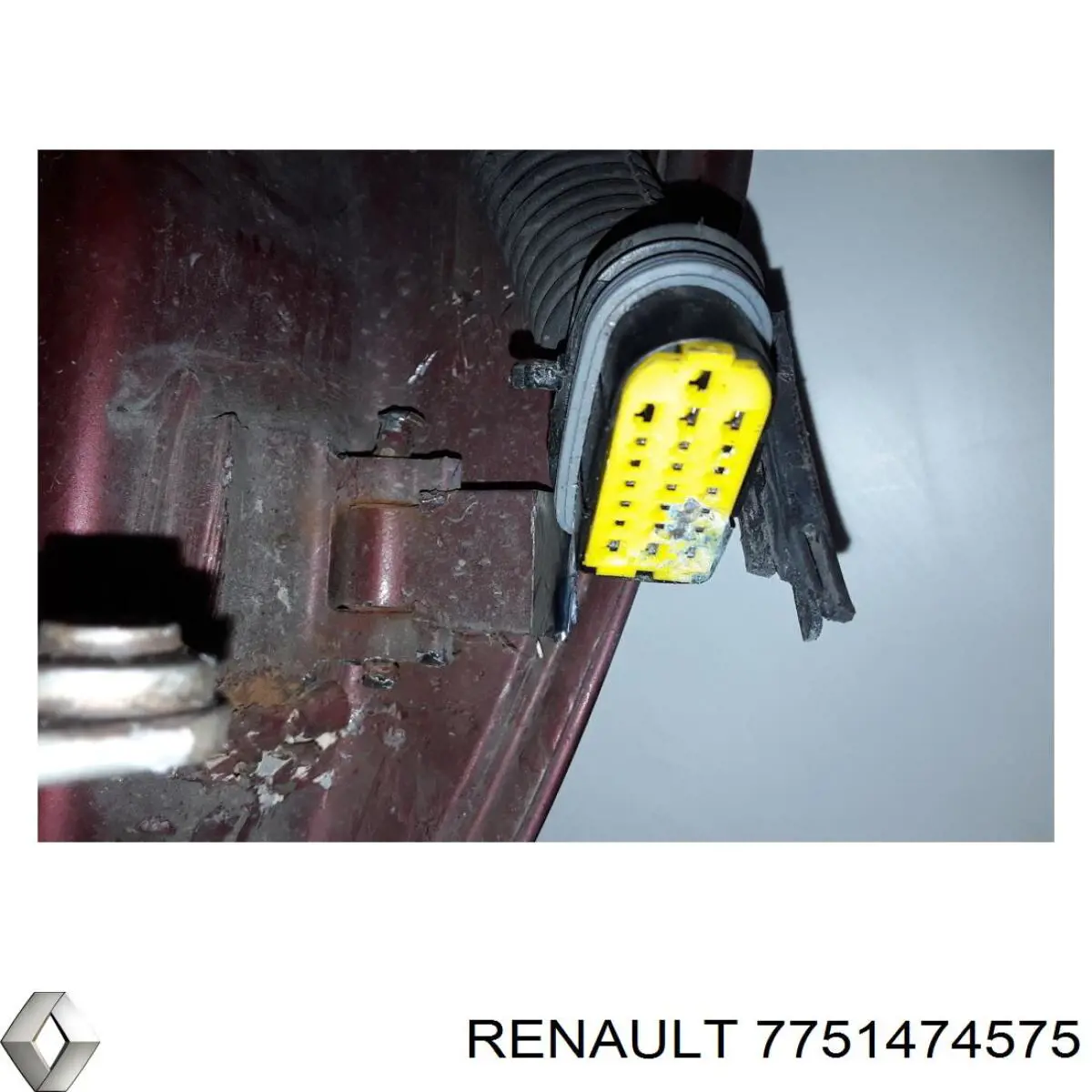 Купить 7751474575 Renault (RVI) Дверь передняя, левая