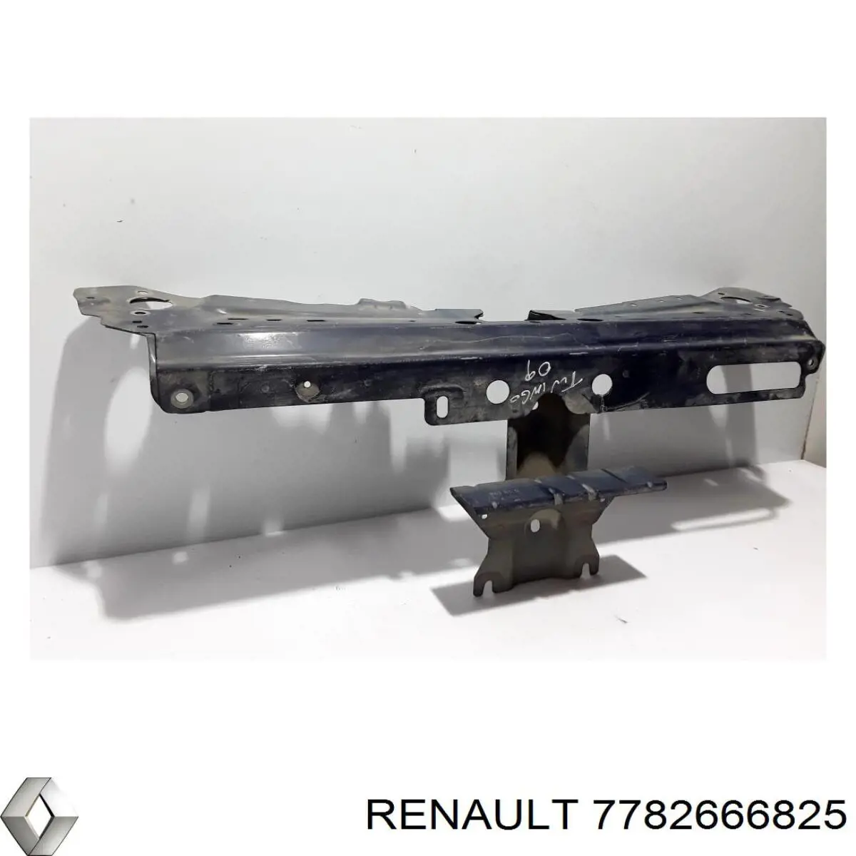 Купить 7782666825 Renault (RVI) Монтажная панель крепления фар