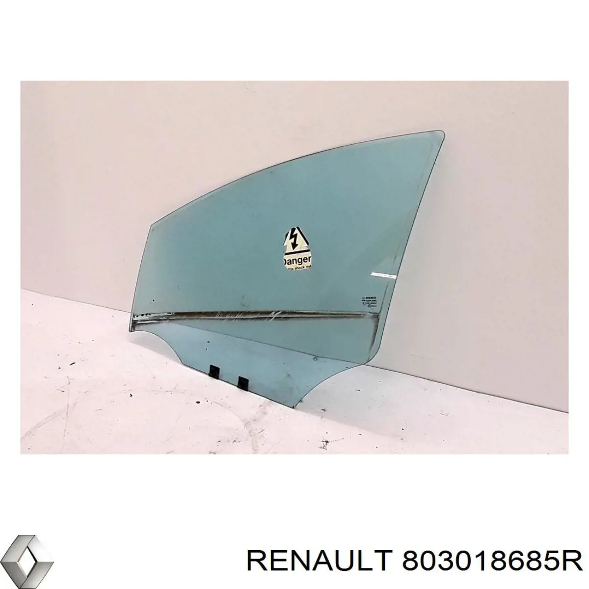 803018685R Renault (RVI) Стекло двери передней левой