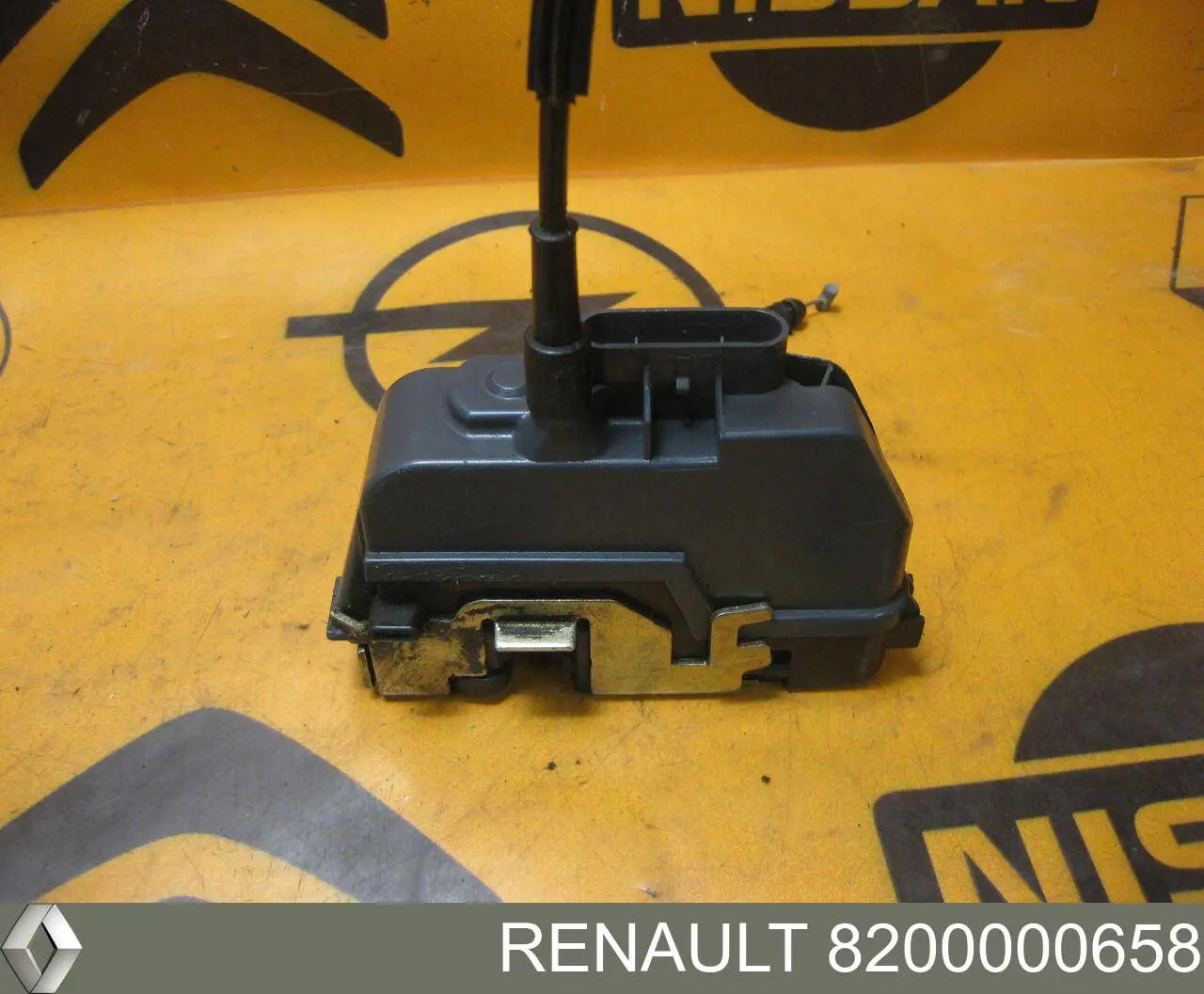 Купить 8200000658 Renault (RVI) Замок двери задней правой