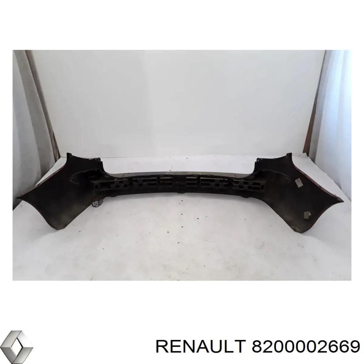 Бампер задний Renault (RVI) 8200002669