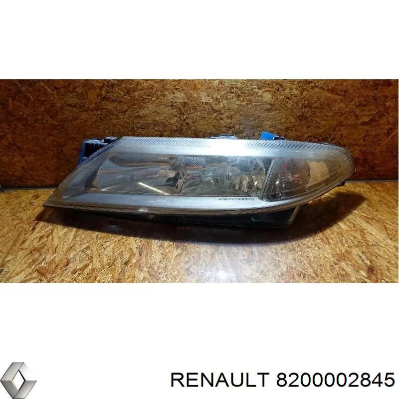 Фары Renault (RVI) 8200002845