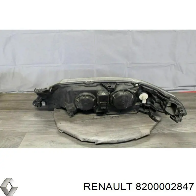 Фара правая 8200002847 Renault (RVI)