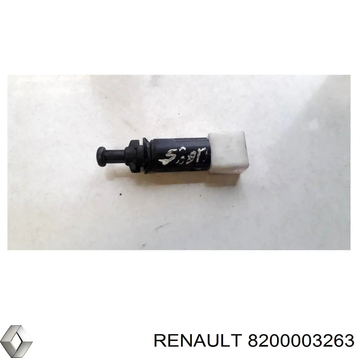 Плафон салона 8200003263 Renault (RVI)