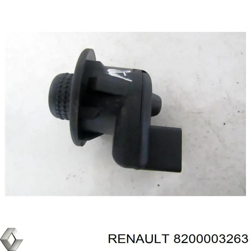 Плафоны внутреннего освещения Renault (RVI) 8200003263 цена, от 2.94 USD