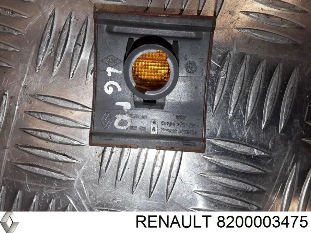 Повторитель поворота в крыло Renault (RVI) 8200003475 цена, от 3.80 USD