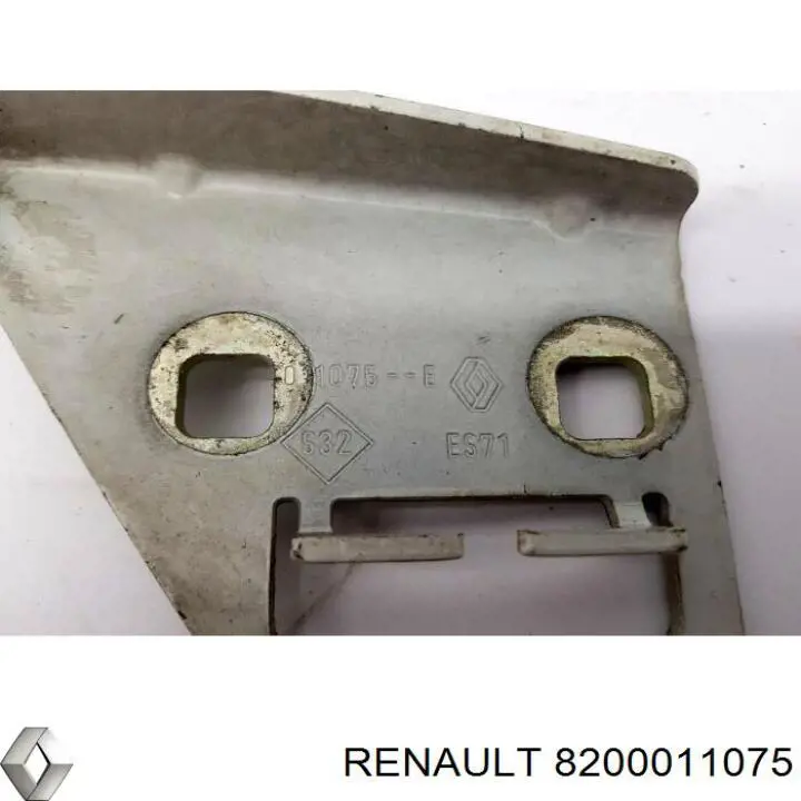 Купить 8200011075 Renault (RVI) Завеса капота правая