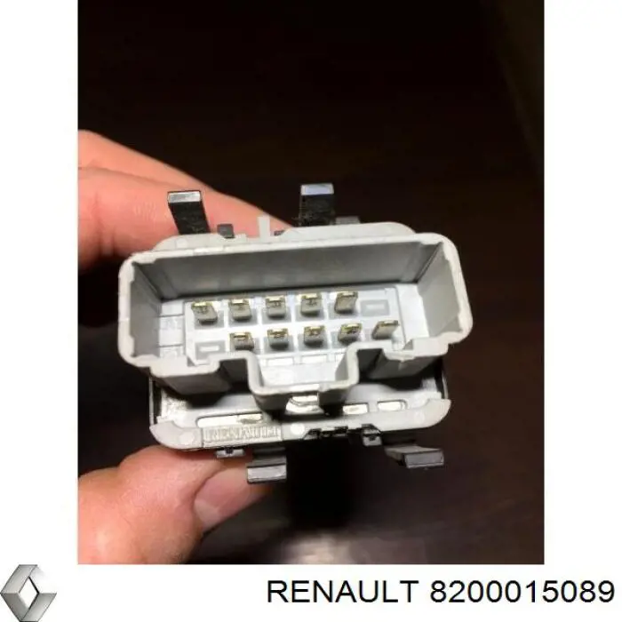 Кнопочный блок управления стеклоподъемником передний левый Renault (RVI) 8200015089 цена, от 10.77 USD
