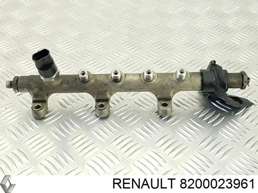 8200023961 Renault (RVI) distribuidor de combustível (rampa)