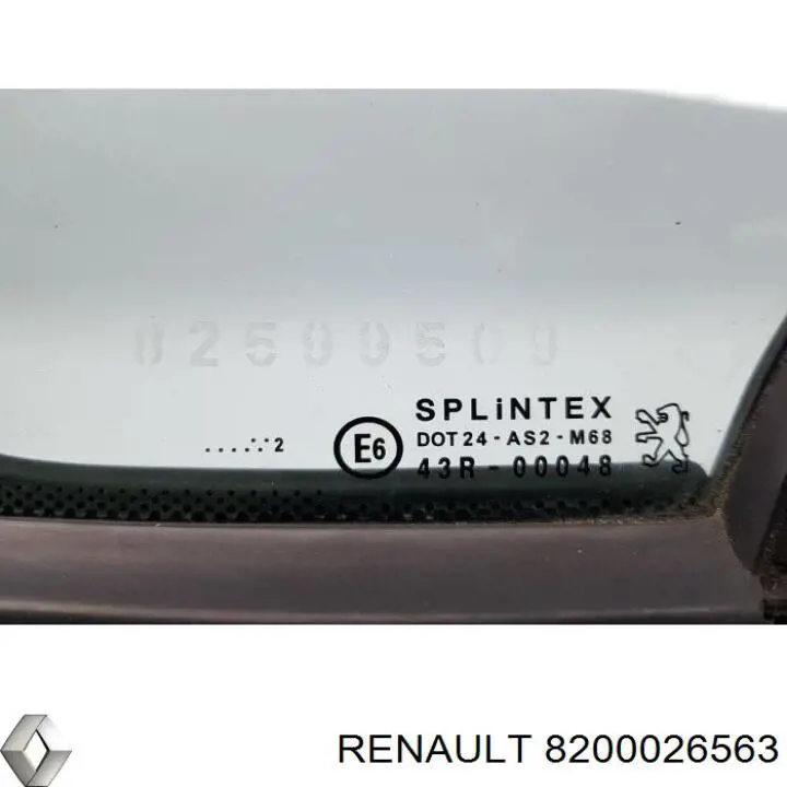 Стекло двери задней правой 8200026563 Renault (RVI)