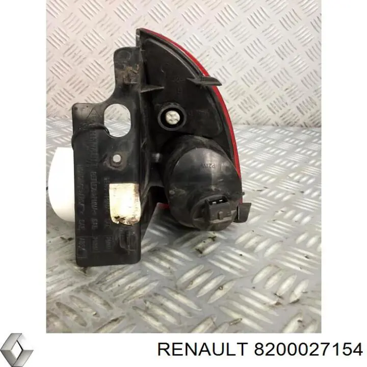 Фонарь заднего бампера, правый Renault (RVI) 8200027154