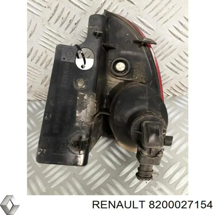 Фонарь заднего бампера правый Renault (RVI) 8200027154 цена, от 11.27 USD