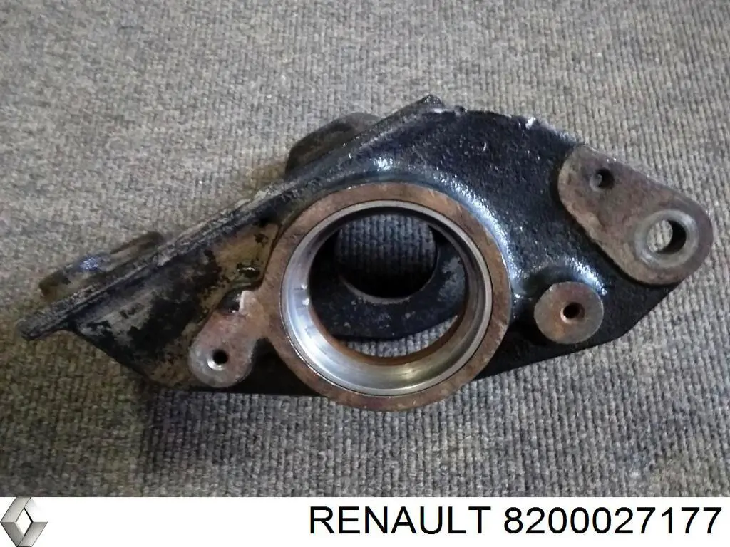 Купить 8200027177 Renault (RVI) Опора подвесного подшипника передней полуоси