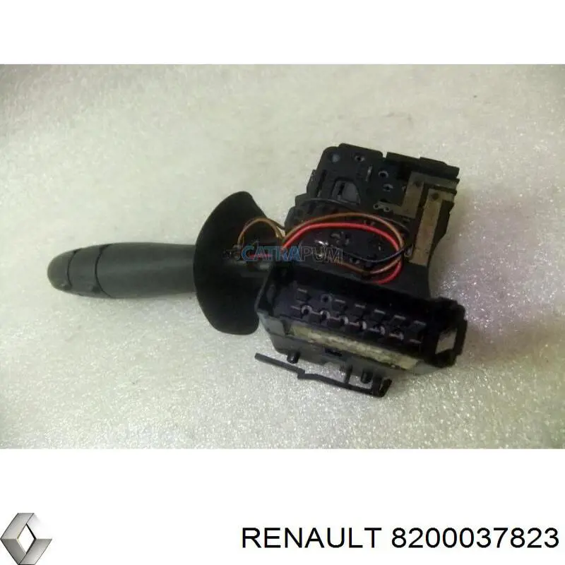 8200037823 Renault (RVI) tampa de motor decorativa