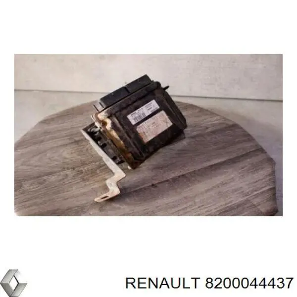 Модуль управления двигателем Renault (RVI) 8200044437