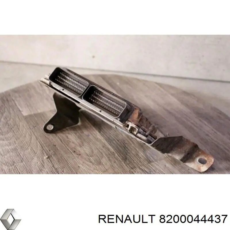 Блок управления двигателем 8200044437 Renault (RVI)