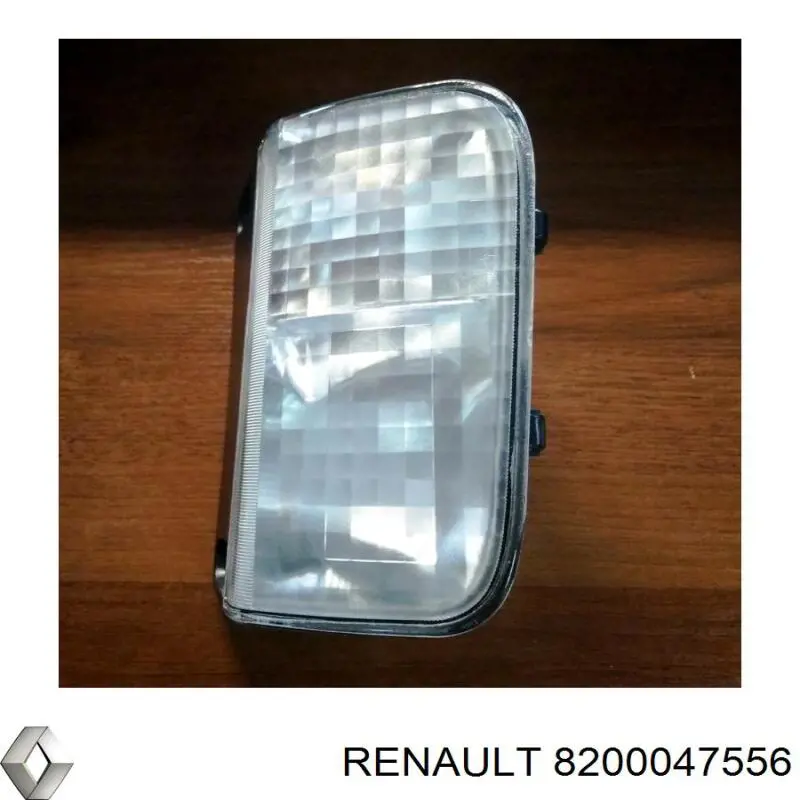 Фонарь заднего хода правый Renault (RVI) 8200047556