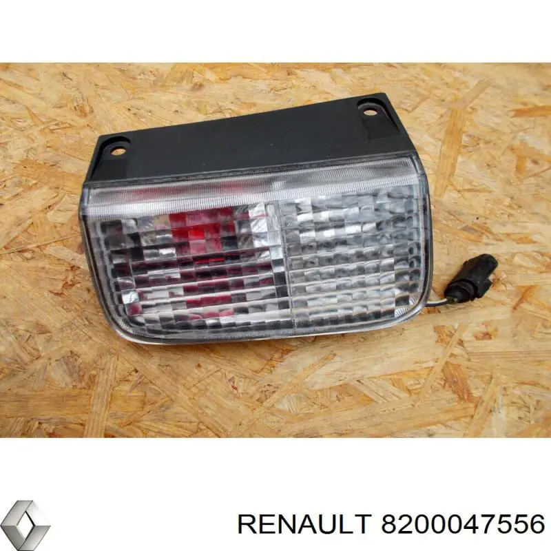 8200047556 Renault (RVI) фонарь заднего хода правый