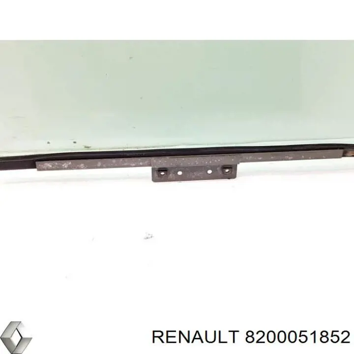 Стекло-форточка двери, передней, левой Renault (RVI) 8200051852