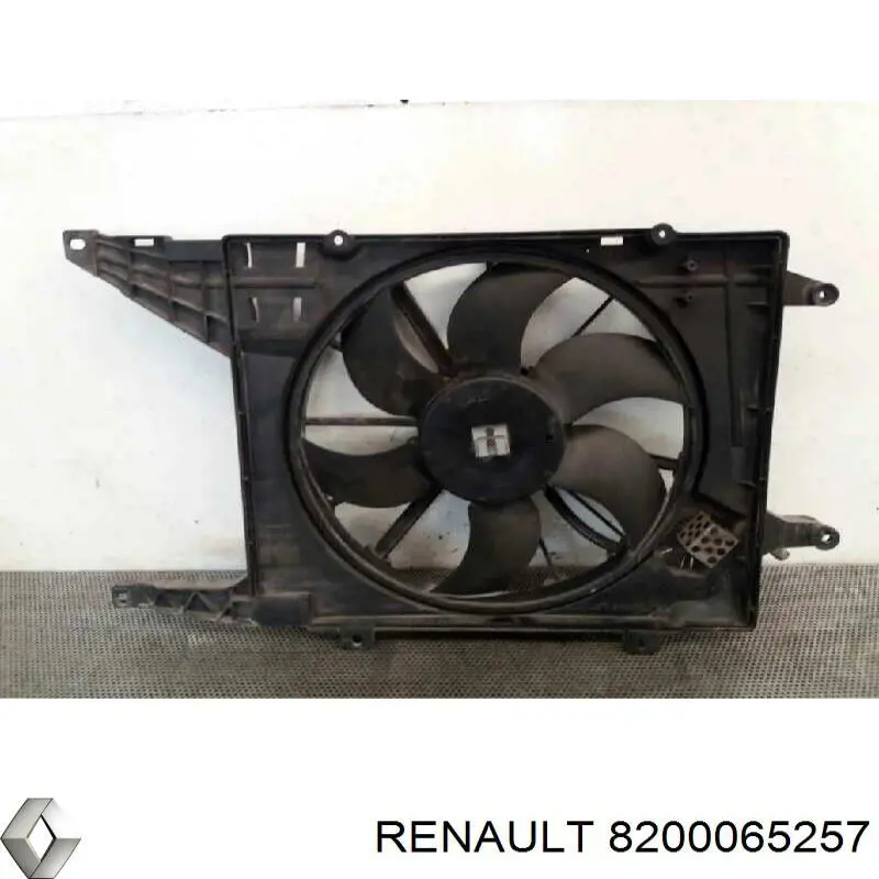 8200065257 Renault (RVI) Диффузор радиатора охлаждения в сборе с мотором