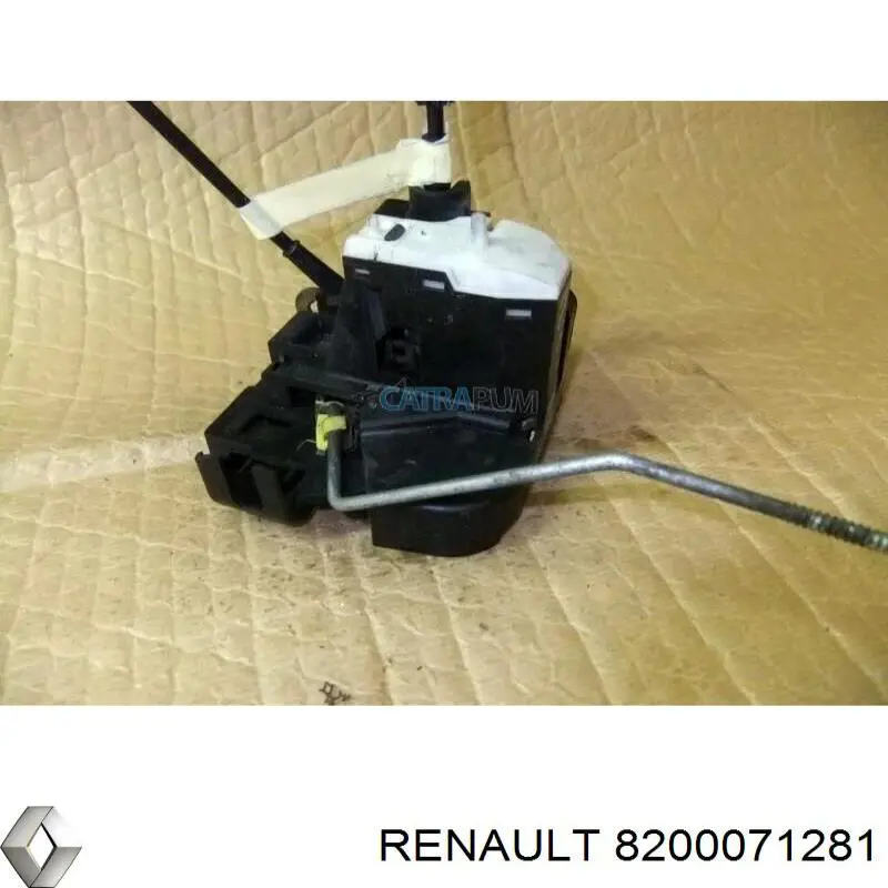 Консоль панели управления центральная 8200071281 Renault (RVI)