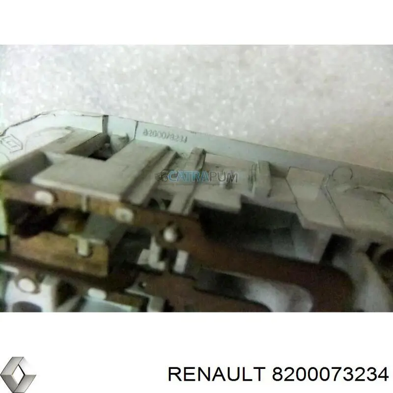 Плафон освещения кабины Renault (RVI) 8200073234