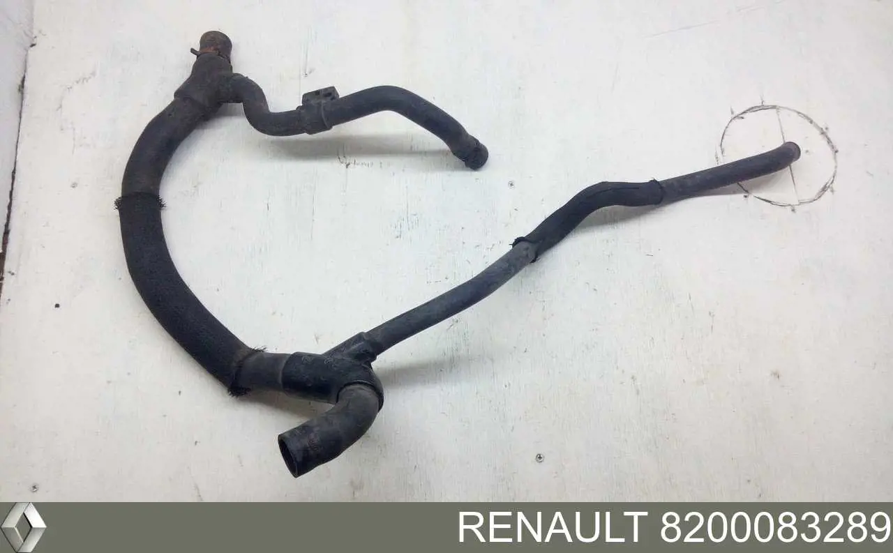 Нижний шлаг радиатора охлаждения 8200083289 Renault (RVI)