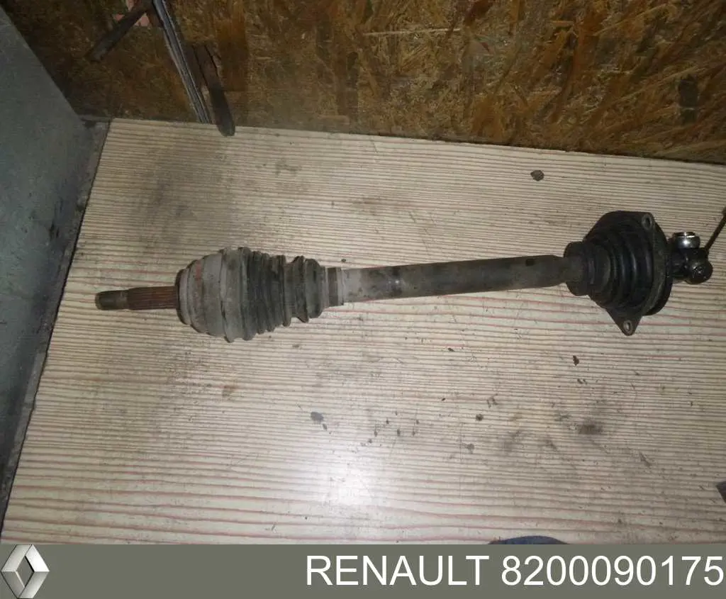 Полуось (привод) передняя левая 8200090175 Renault (RVI)