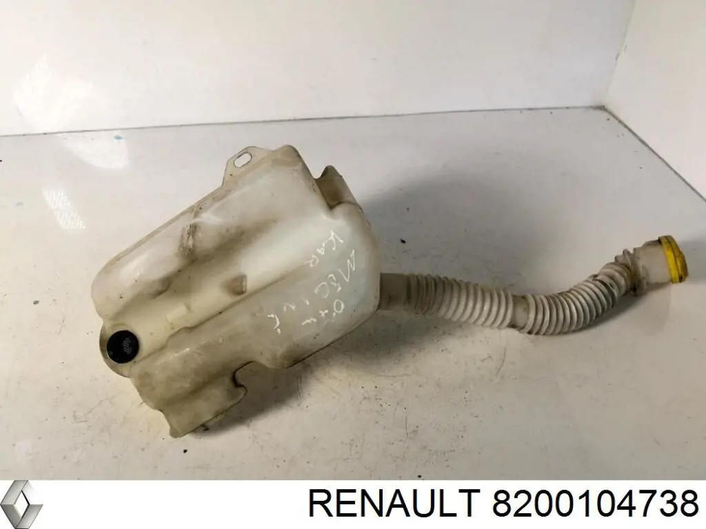 Горловина бачка омывателя на Renault Megane II 
